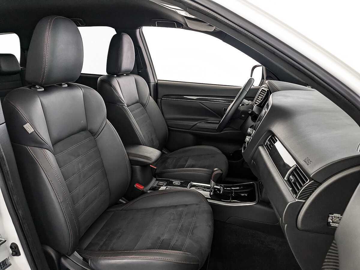 Mitsubishi Outlander с пробегом — 2022 год. Фото: #23