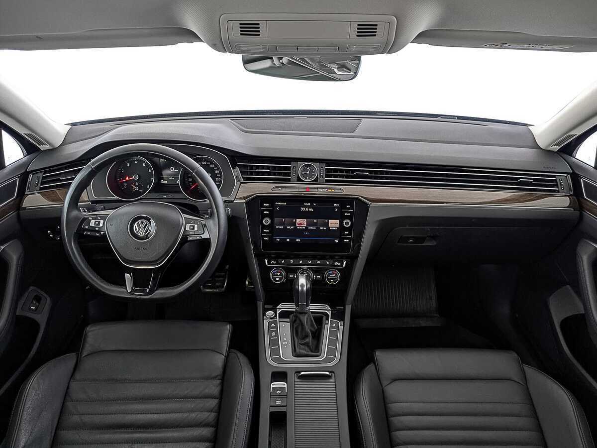 Volkswagen Passat с пробегом — 2019 год. Фото: #13
