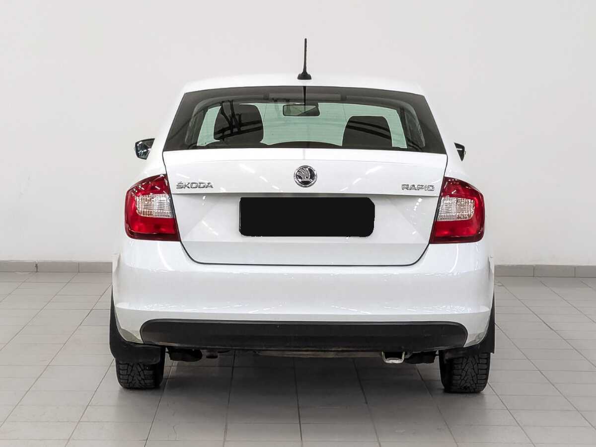 Skoda Rapid с пробегом — 2017 год. Фото: #5