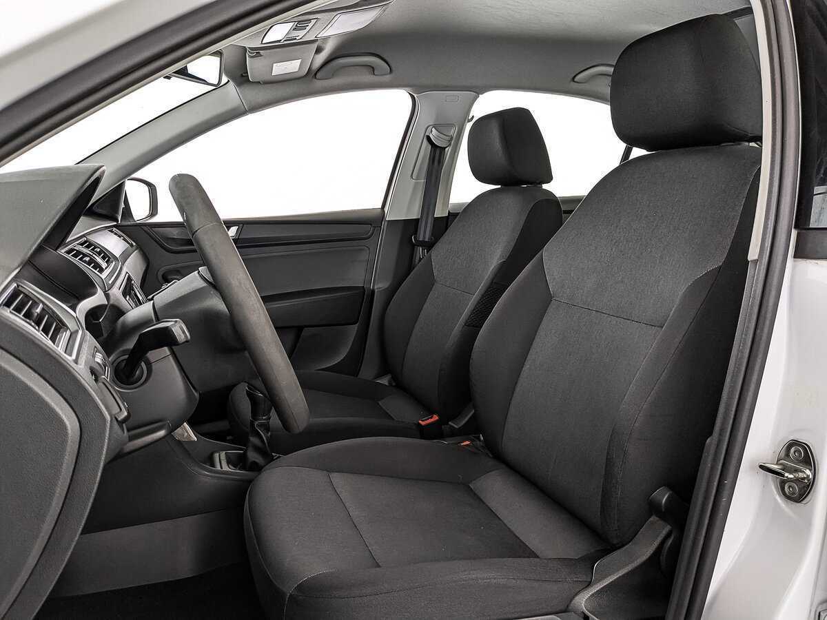 Skoda Rapid с пробегом — 2017 год. Фото: #18