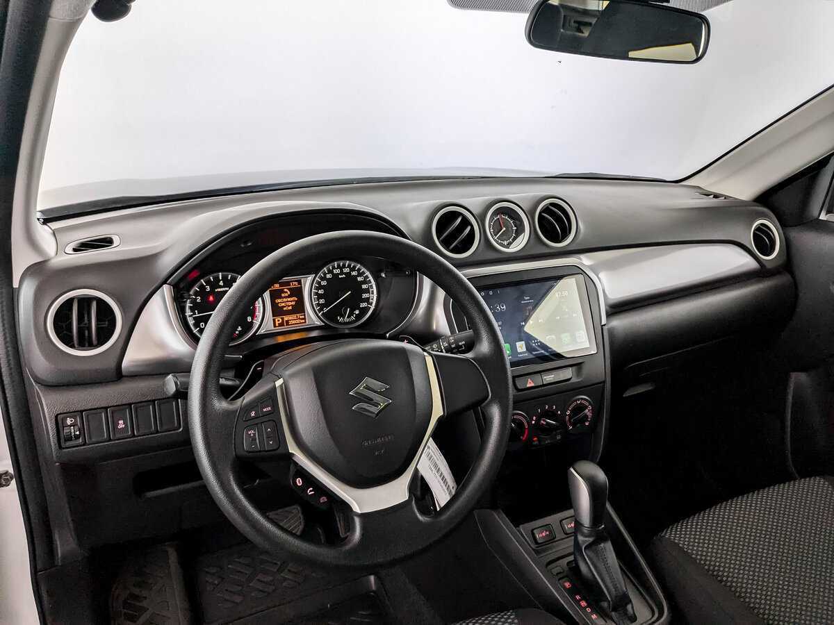 Suzuki Vitara с пробегом — 2021 год. Фото: #15