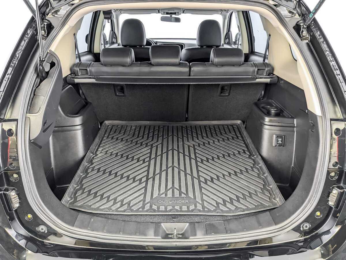 Mitsubishi Outlander с пробегом — 2021 год. Фото: #9