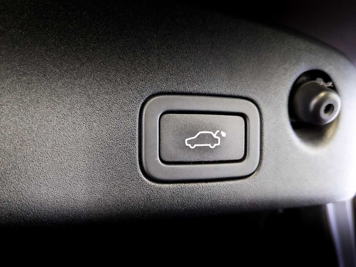 Jaguar XJ с пробегом — 2012 год. Фото: #24