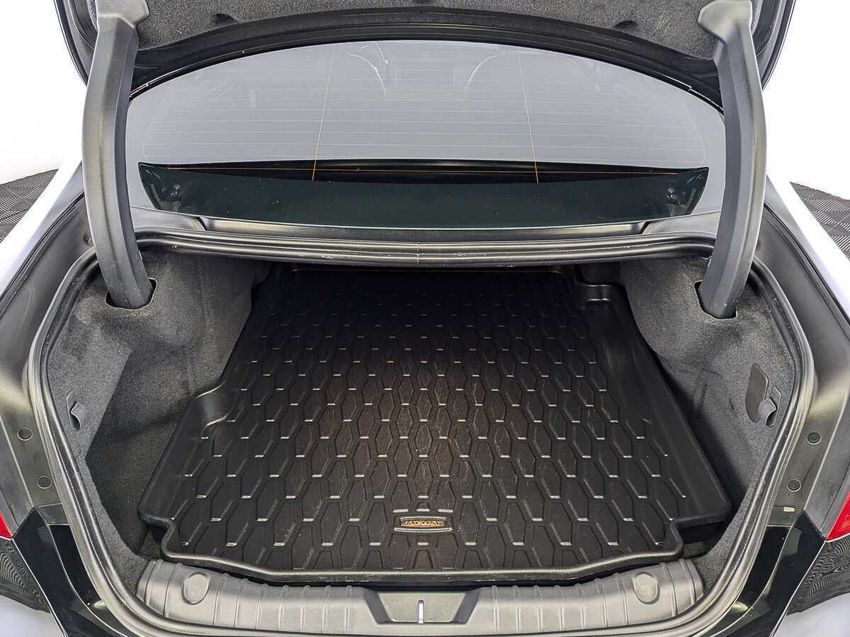 Jaguar XF с пробегом — 2018 год. Фото: #9