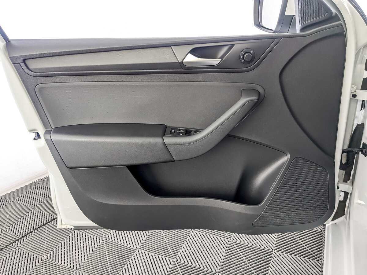 Volkswagen Polo с пробегом — 2021 год. Фото: #18