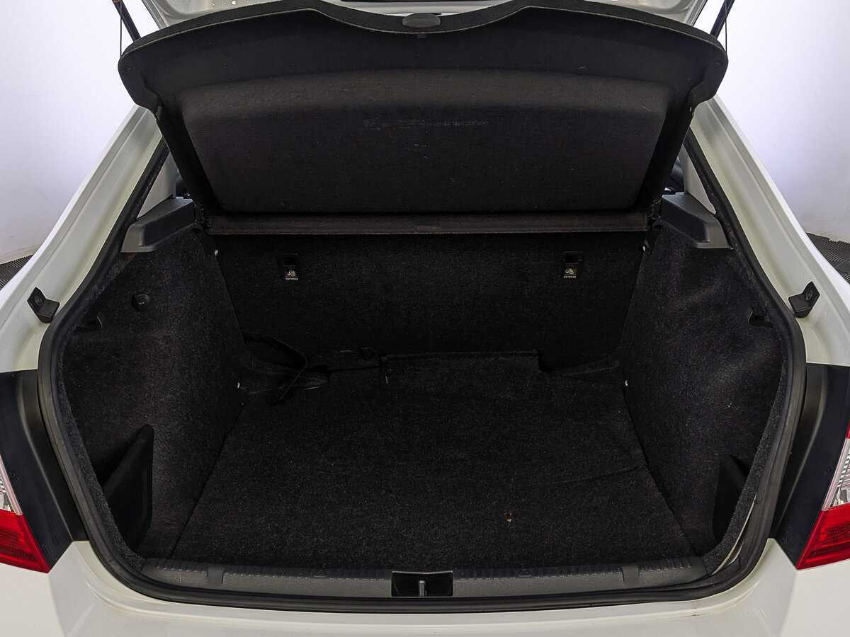 Skoda Rapid с пробегом — 2017 год. Фото: #9