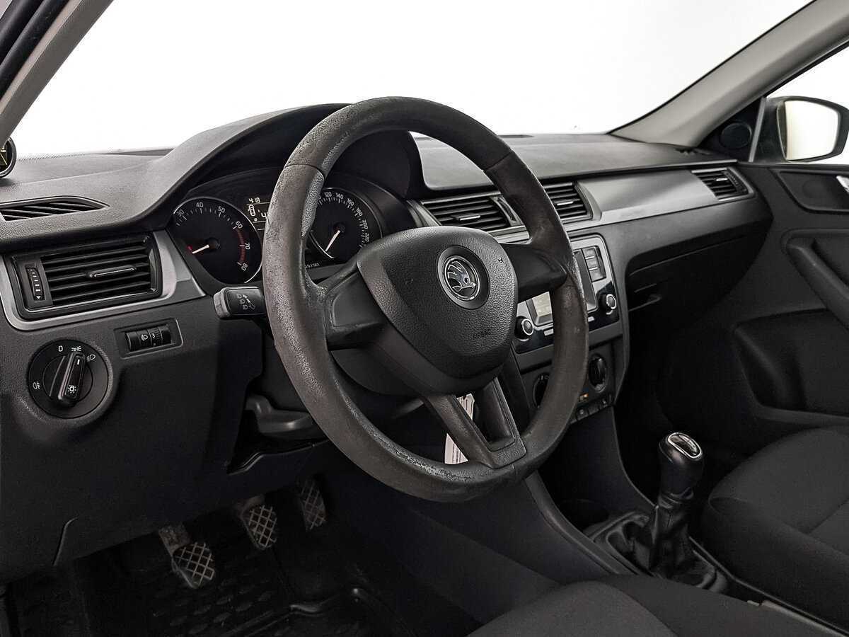 Skoda Rapid с пробегом — 2017 год. Фото: #14