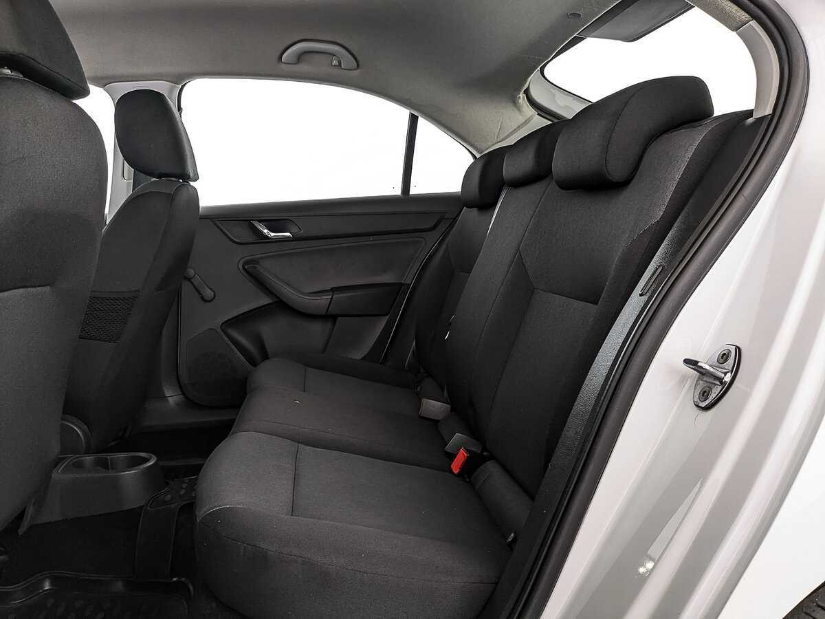 Skoda Rapid с пробегом — 2017 год. Фото: #17