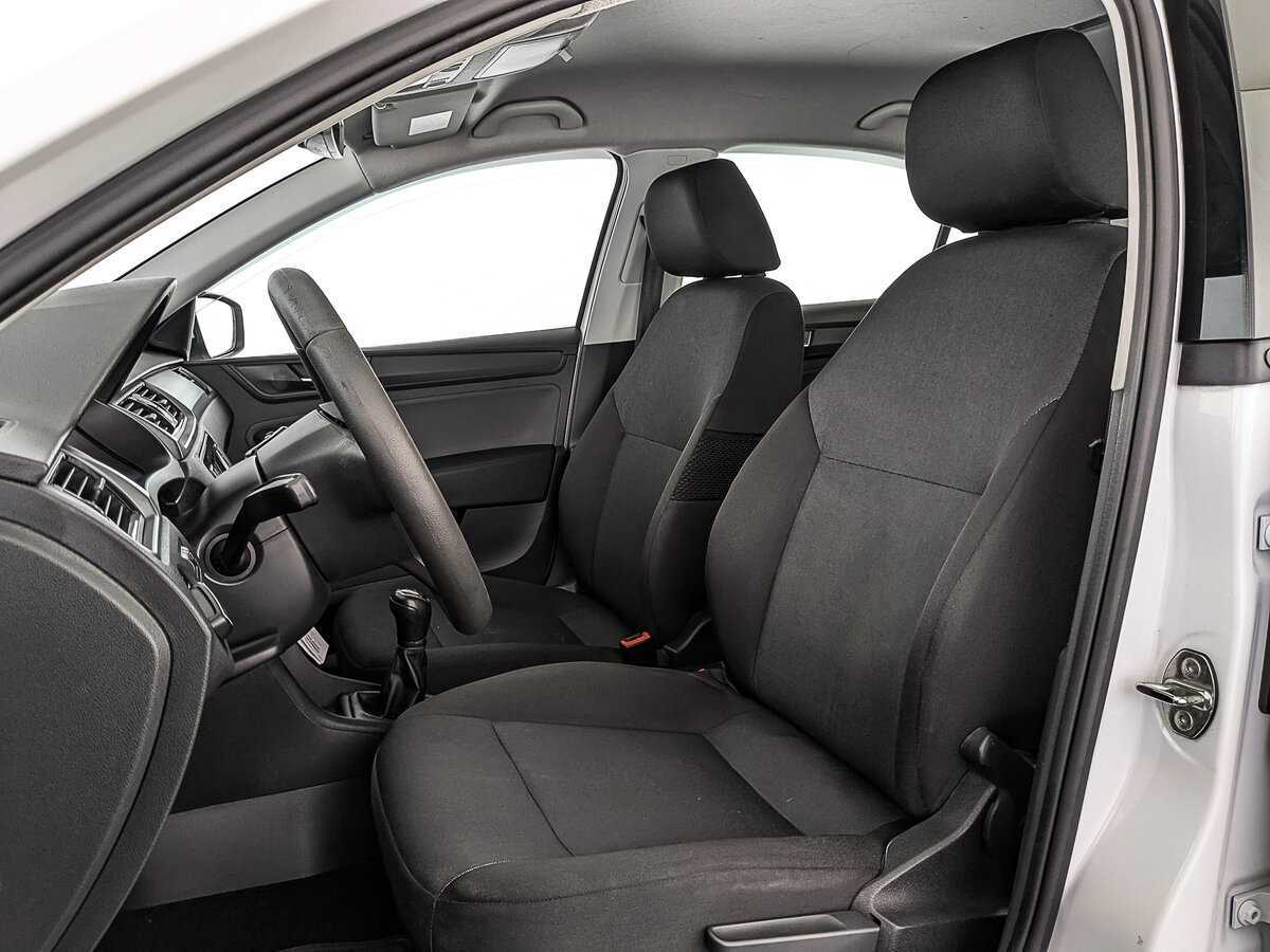 Skoda Rapid с пробегом — 2019 год. Фото: #19