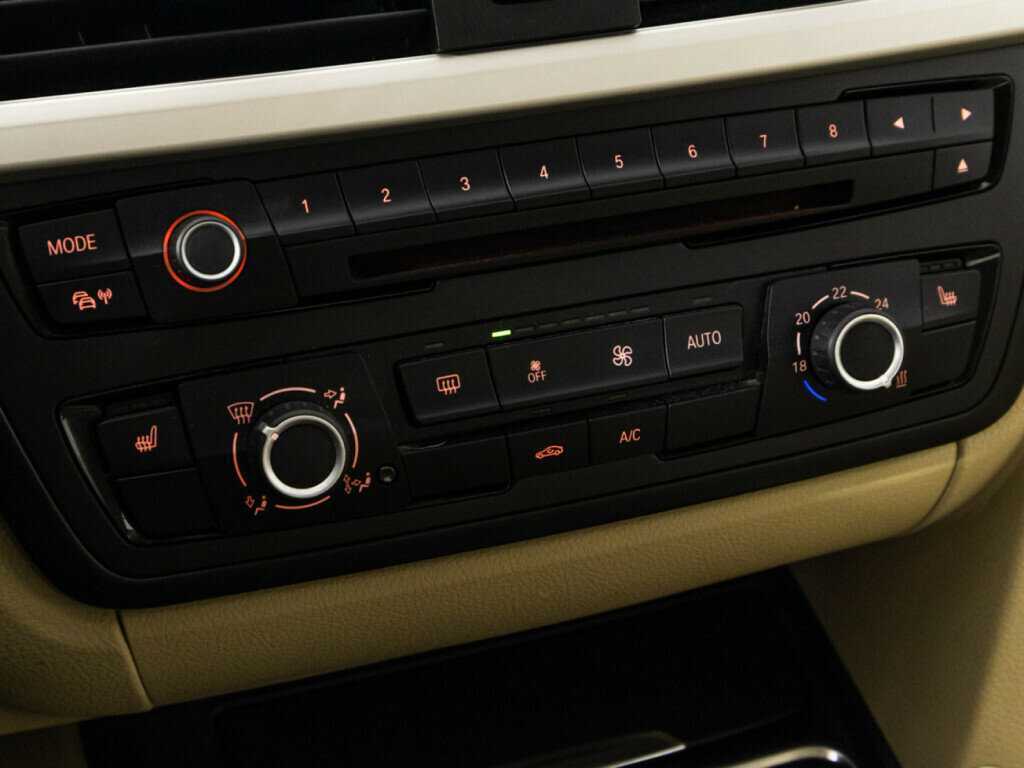 BMW 3 серии с пробегом — 2013 год. Фото: #15