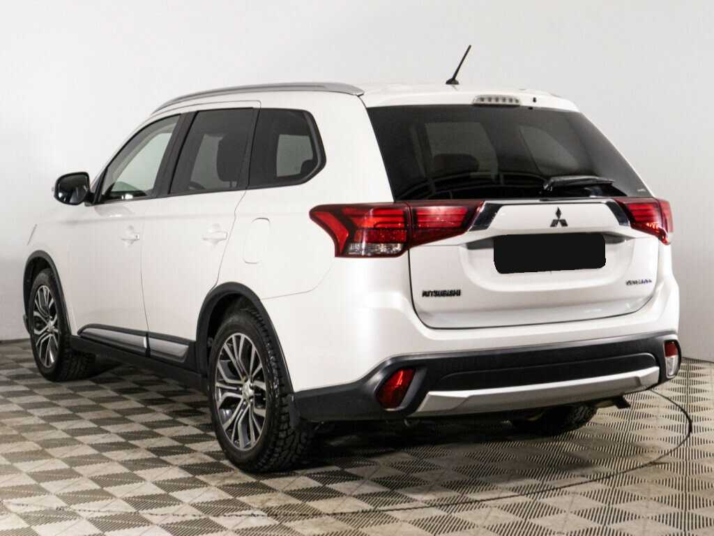 Mitsubishi Outlander с пробегом — 2016 год. Фото: #6