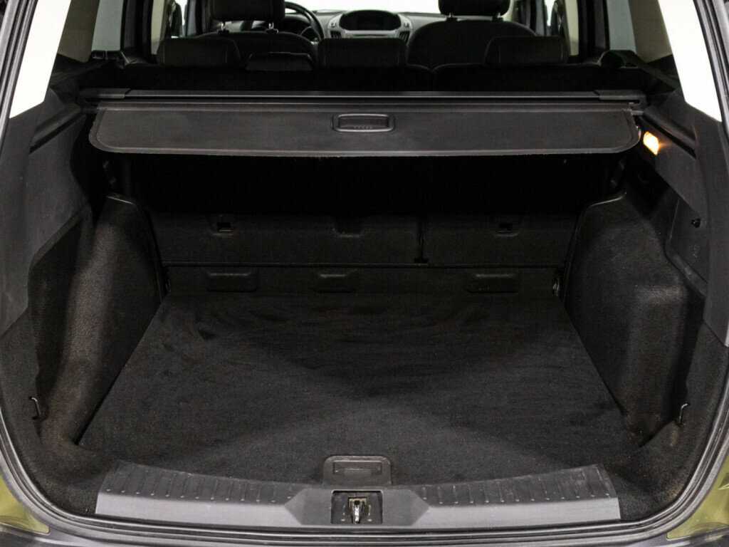 Ford Kuga с пробегом — 2014 год. Фото: #14