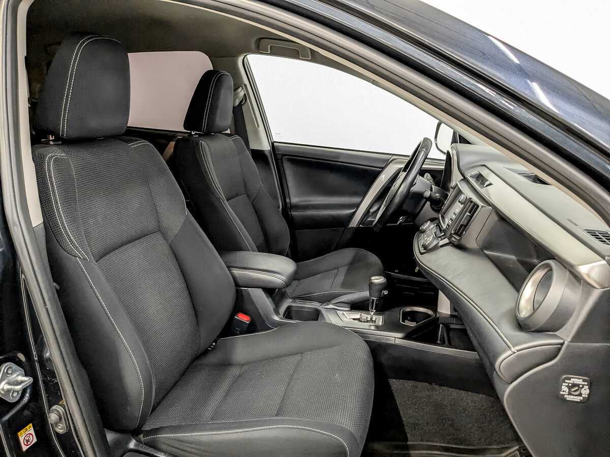Toyota RAV4 с пробегом — 2017 год. Фото: #21