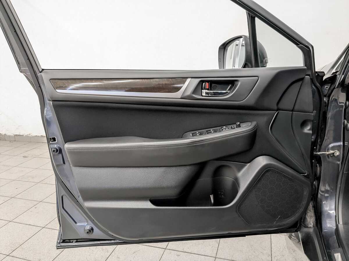 Subaru Outback с пробегом — 2015 год. Фото: #18