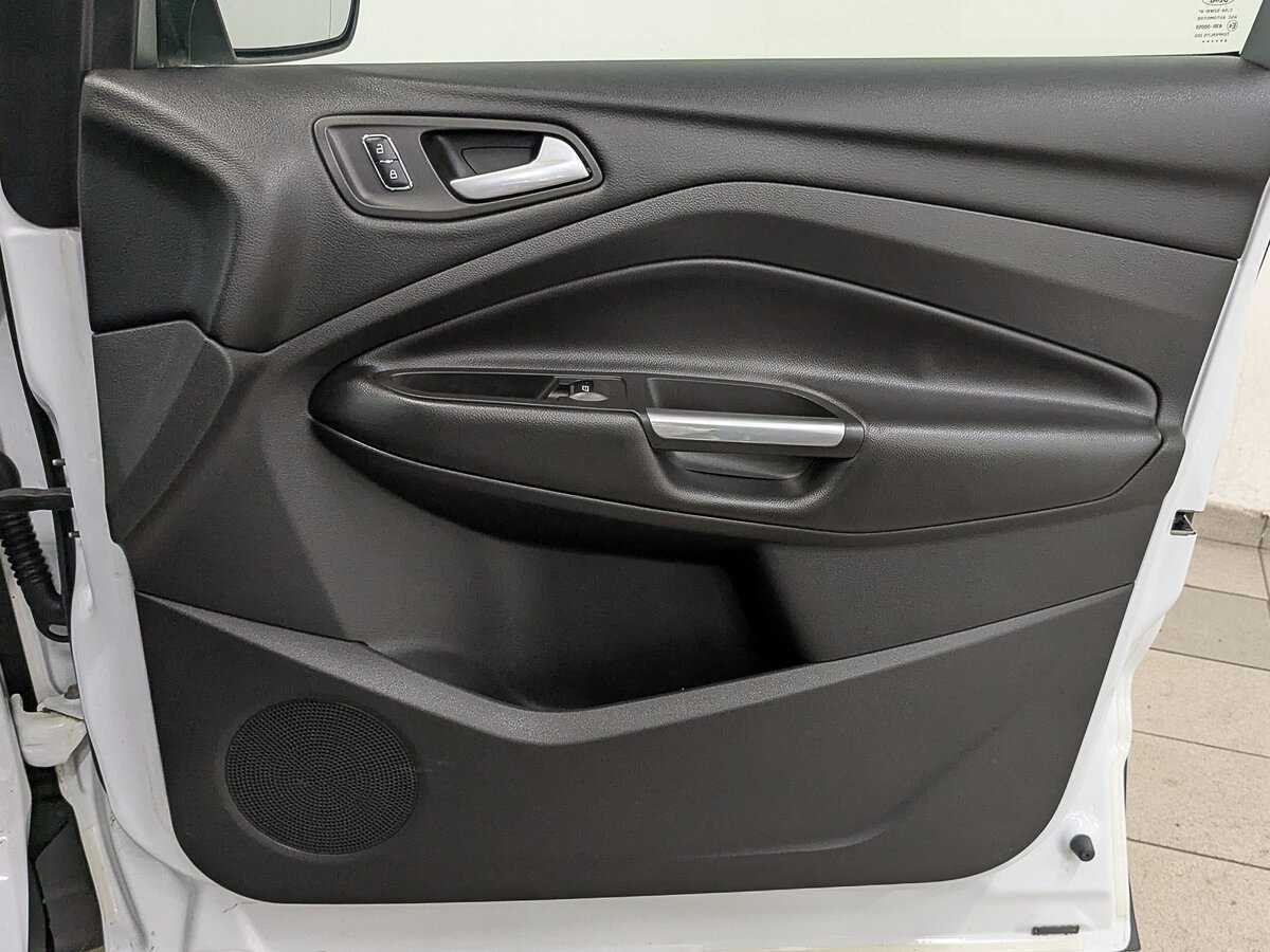 Ford Kuga с пробегом — 2014 год. Фото: #22