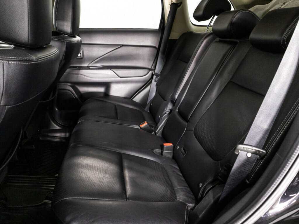 Mitsubishi Outlander с пробегом — 2016 год. Фото: #9