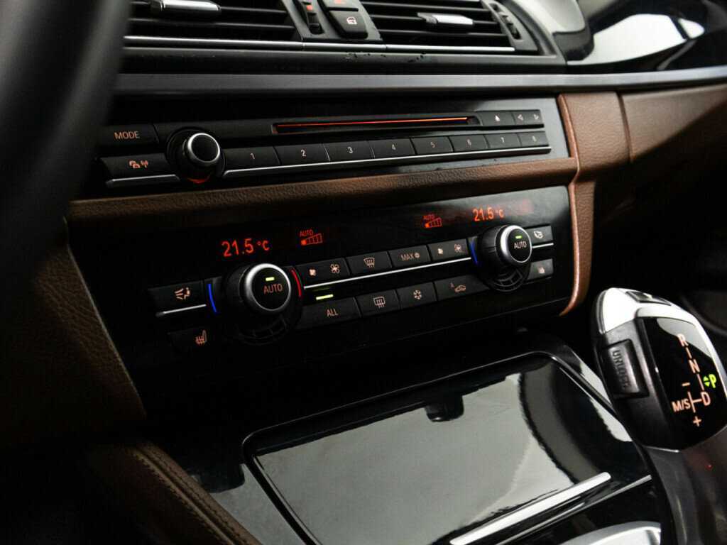 BMW 5 серии с пробегом — 2012 год. Фото: #16