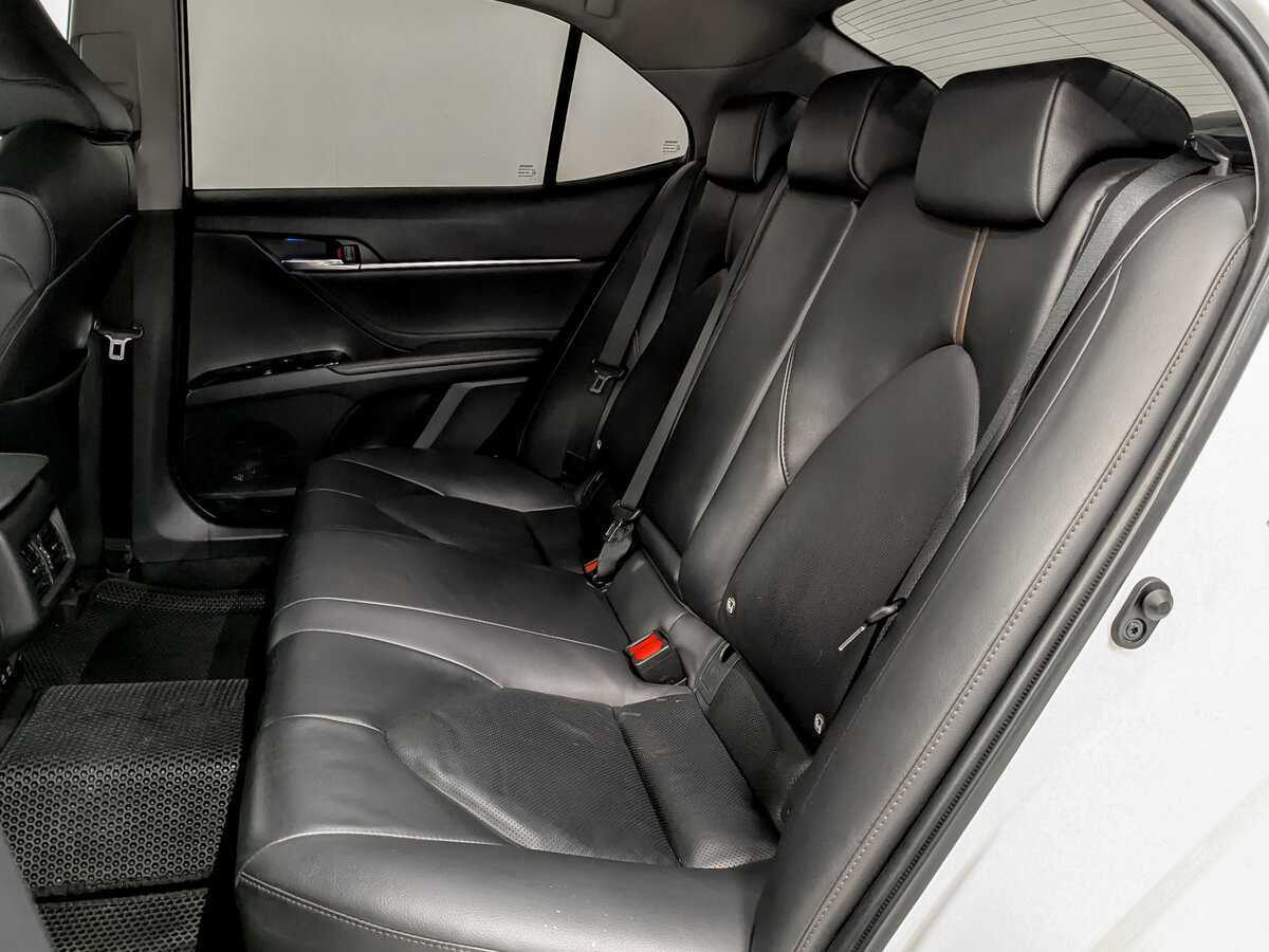Toyota Camry с пробегом — 2019 год. Фото: #11