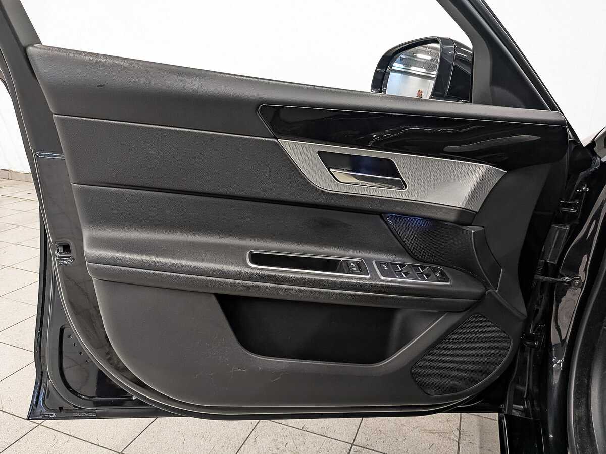 Jaguar XF с пробегом — 2017 год. Фото: #16