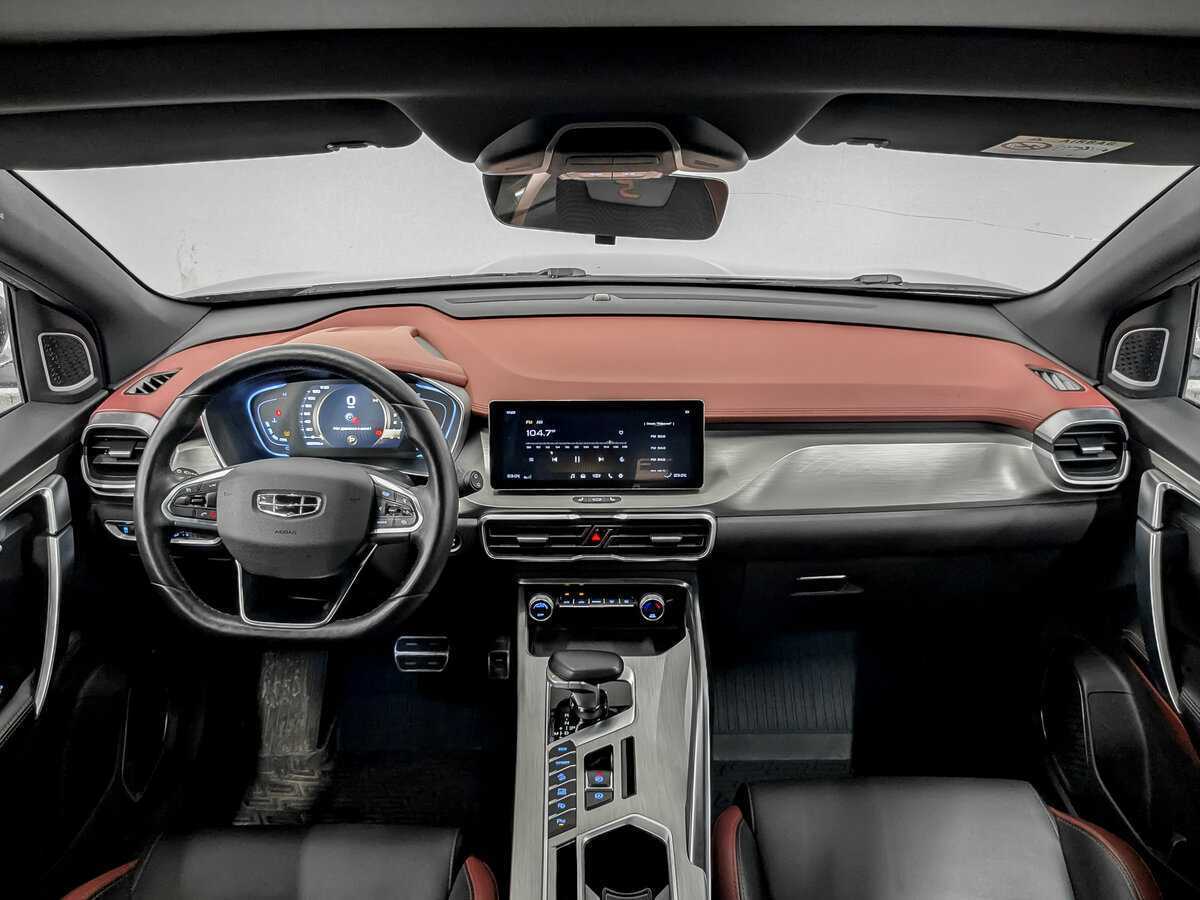 Geely Coolray с пробегом — 2023 год. Фото: #13