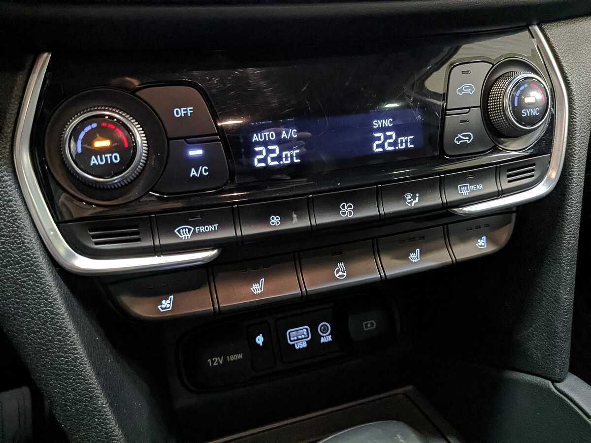 Hyundai Santa Fe с пробегом — 2018 год. Фото: #18