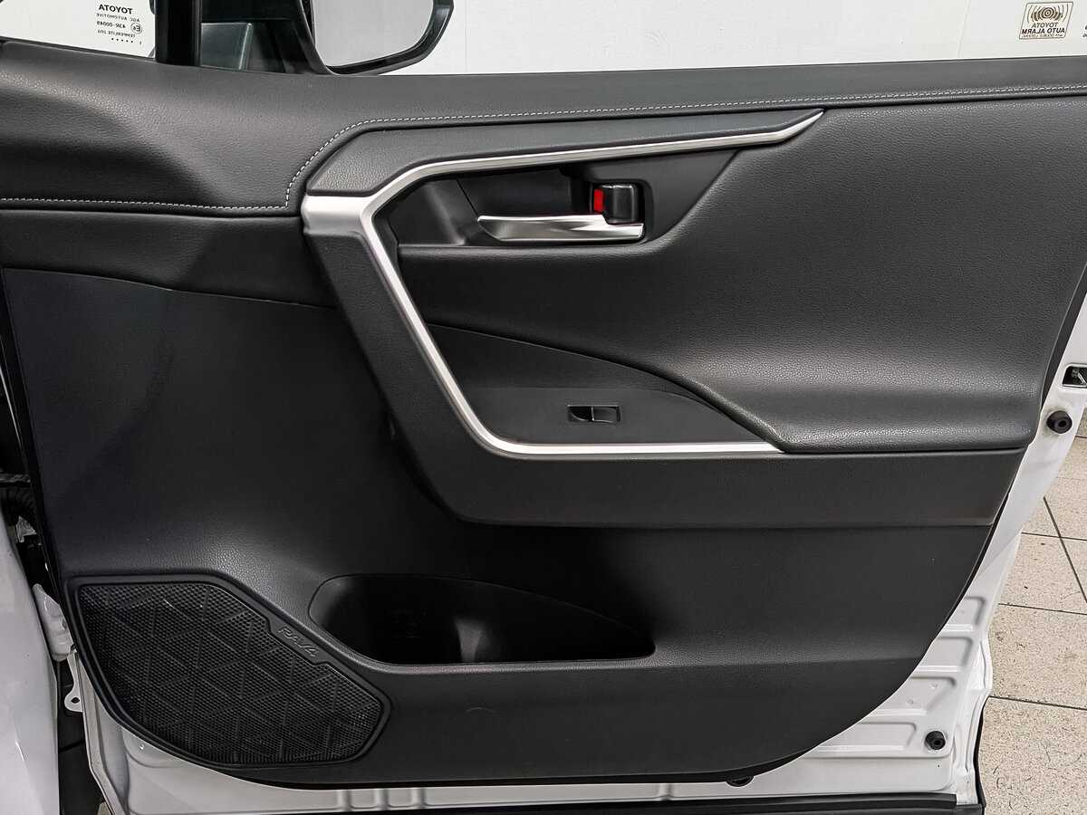 Toyota RAV4 с пробегом — 2021 год. Фото: #22
