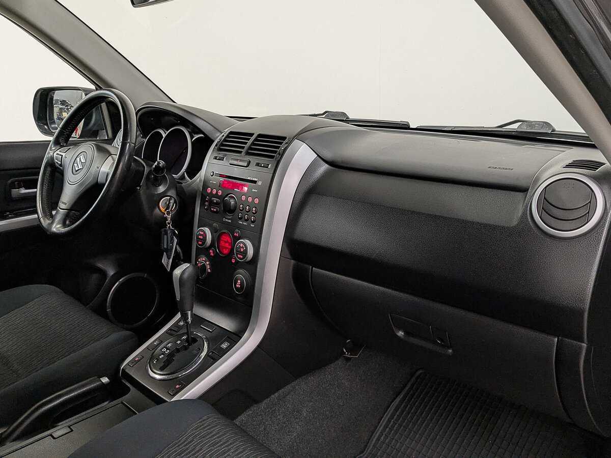 Suzuki Grand Vitara с пробегом — 2013 год. Фото: #12