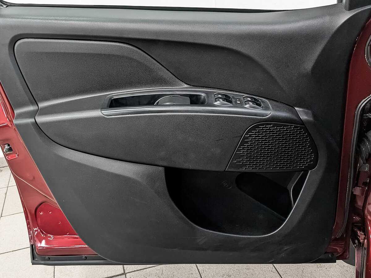 Fiat Doblo с пробегом — 2017 год. Фото: #18