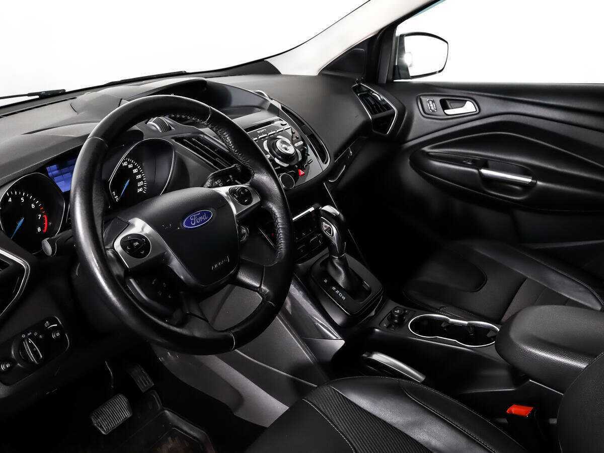 Ford Kuga с пробегом — 2014 год. Фото: #8