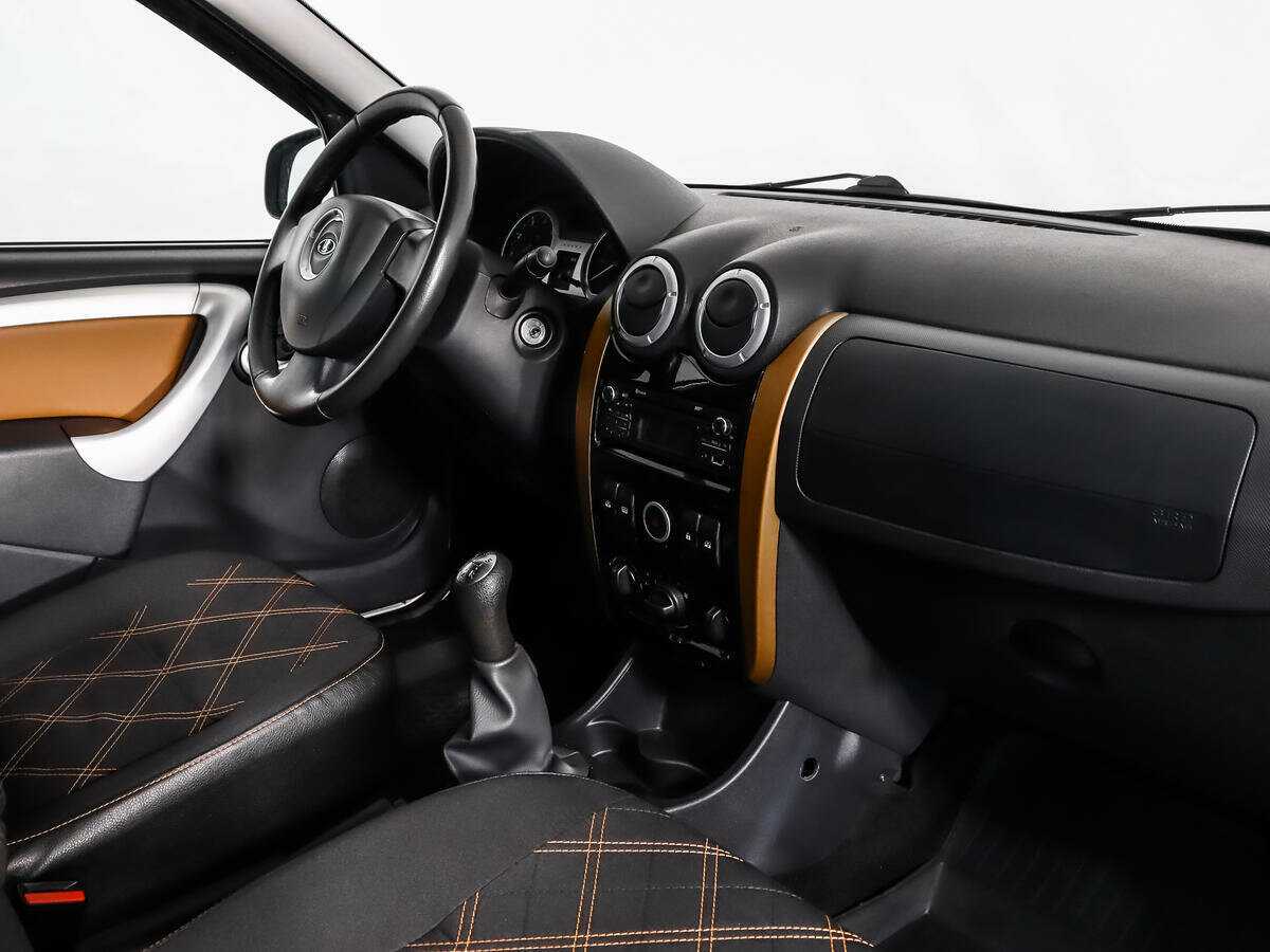 Lada (ВАЗ) Largus с пробегом — 2015 год. Фото: #10