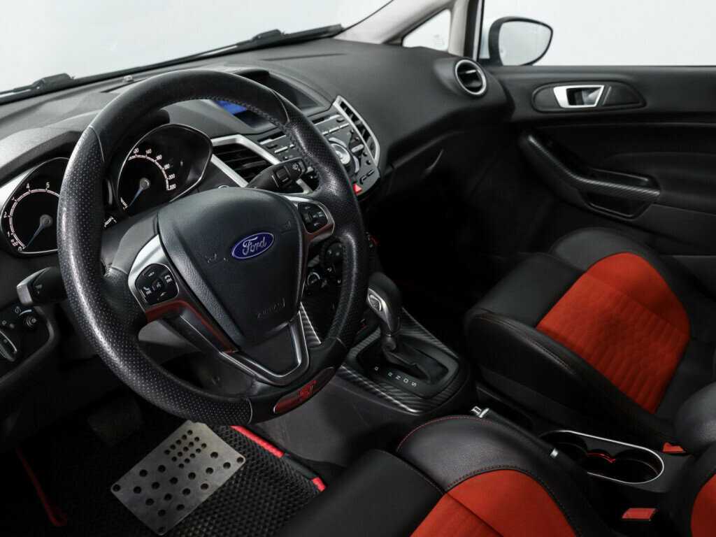Ford Fiesta с пробегом — 2016 год. Фото: #8