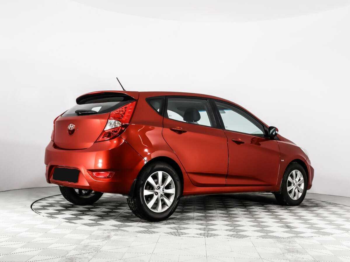 Hyundai Solaris с пробегом — 2012 год. Фото: #4