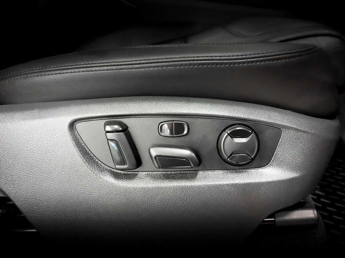 Volkswagen Touareg с пробегом — 2013 год. Фото: #21