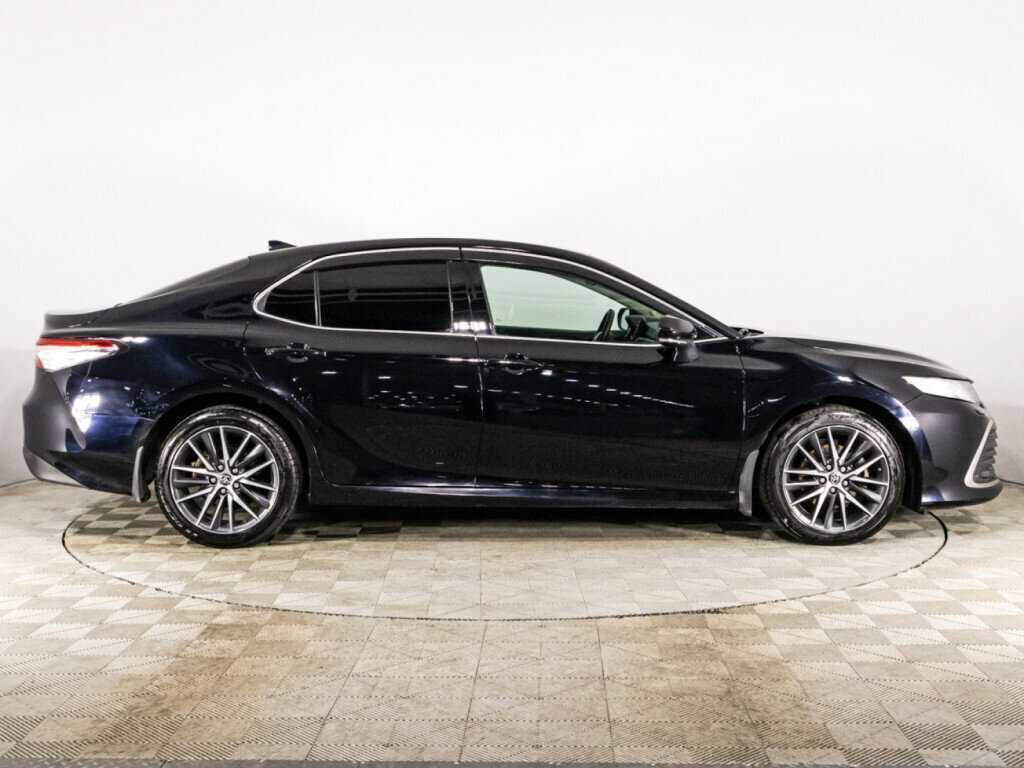 Toyota Camry с пробегом — 2021 год. Фото: #3