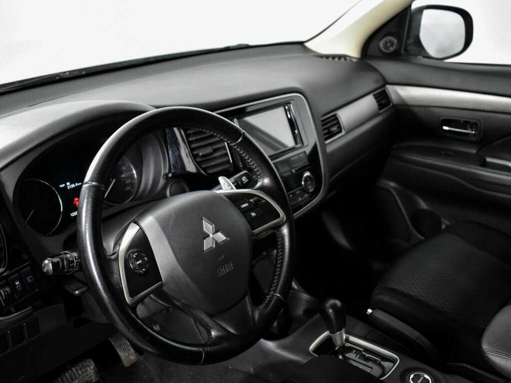 Mitsubishi Outlander с пробегом — 2014 год. Фото: #8