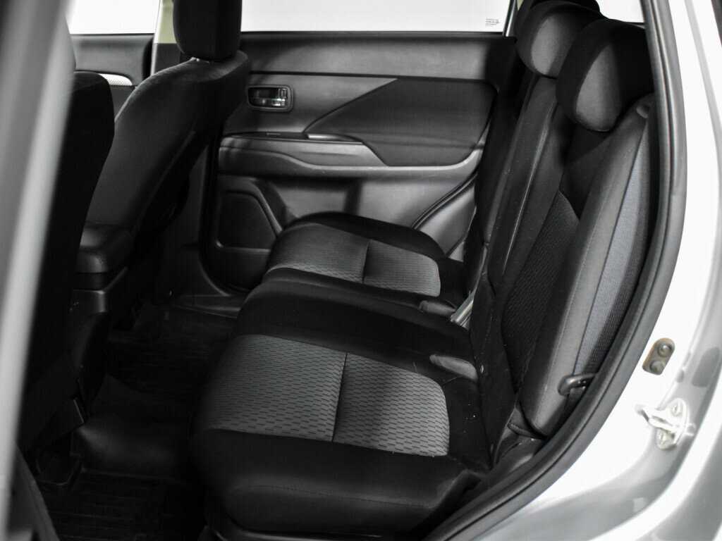 Mitsubishi Outlander с пробегом — 2014 год. Фото: #10