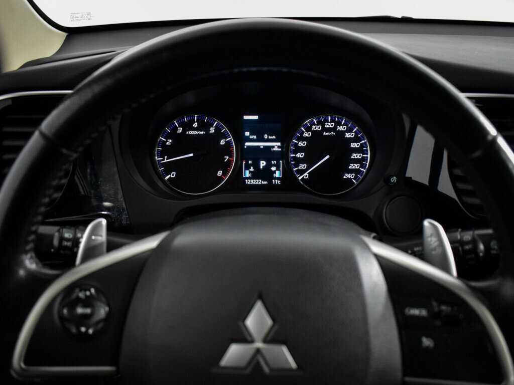 Mitsubishi Outlander с пробегом — 2014 год. Фото: #18