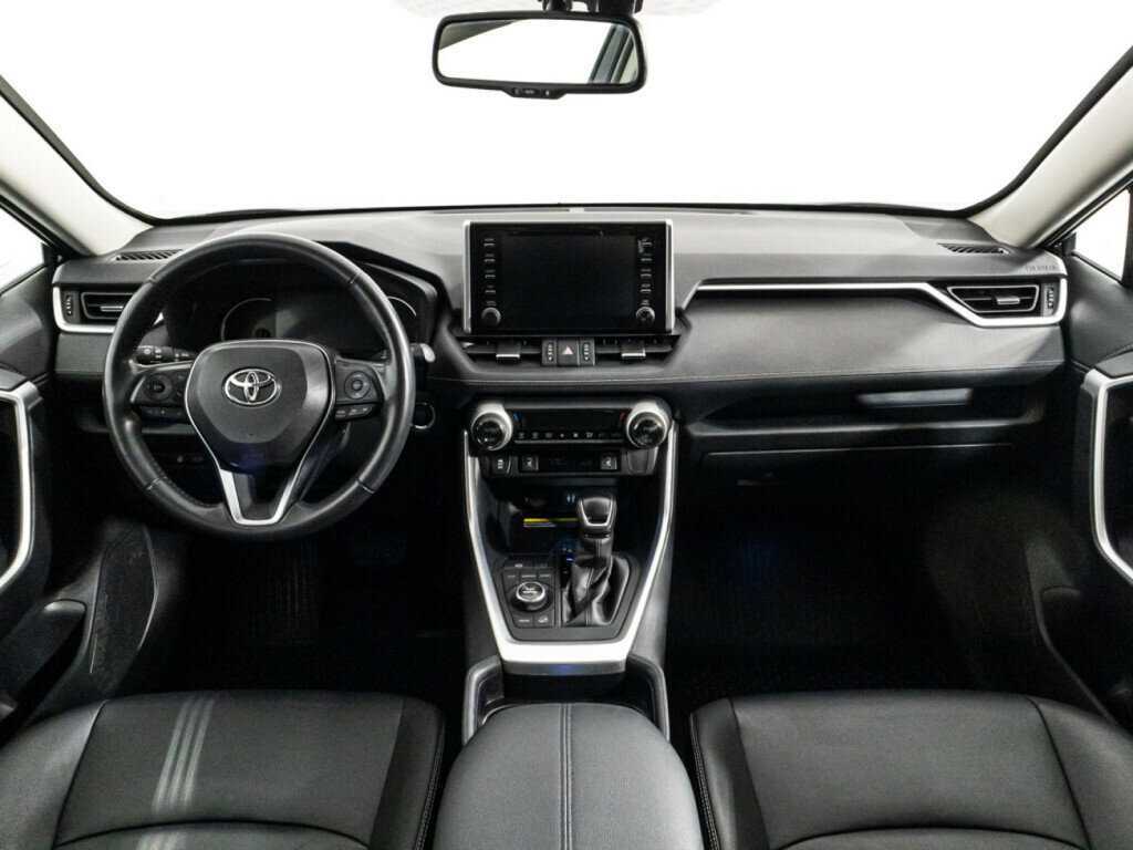 Toyota RAV4 с пробегом — 2020 год. Фото: #12