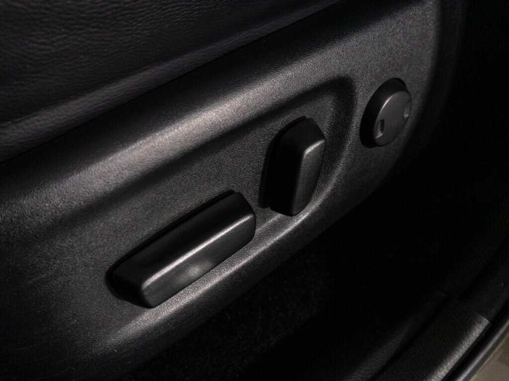 Toyota RAV4 с пробегом — 2017 год. Фото: #16