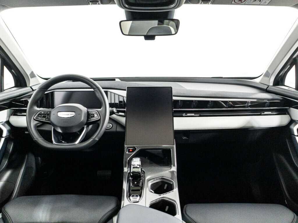 Geely Atlas с пробегом — 2023 год. Фото: #12