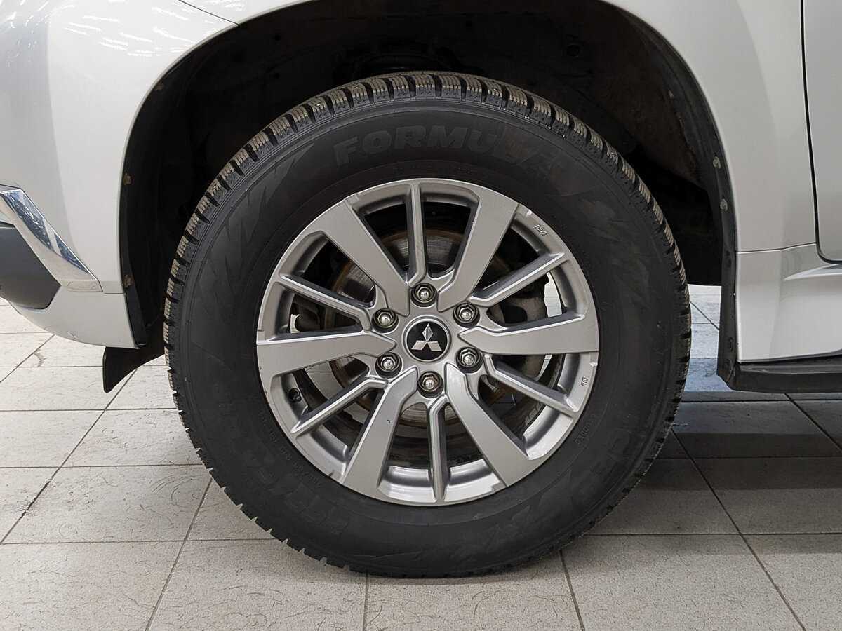 Mitsubishi Pajero Sport с пробегом — 2020 год. Фото: #11