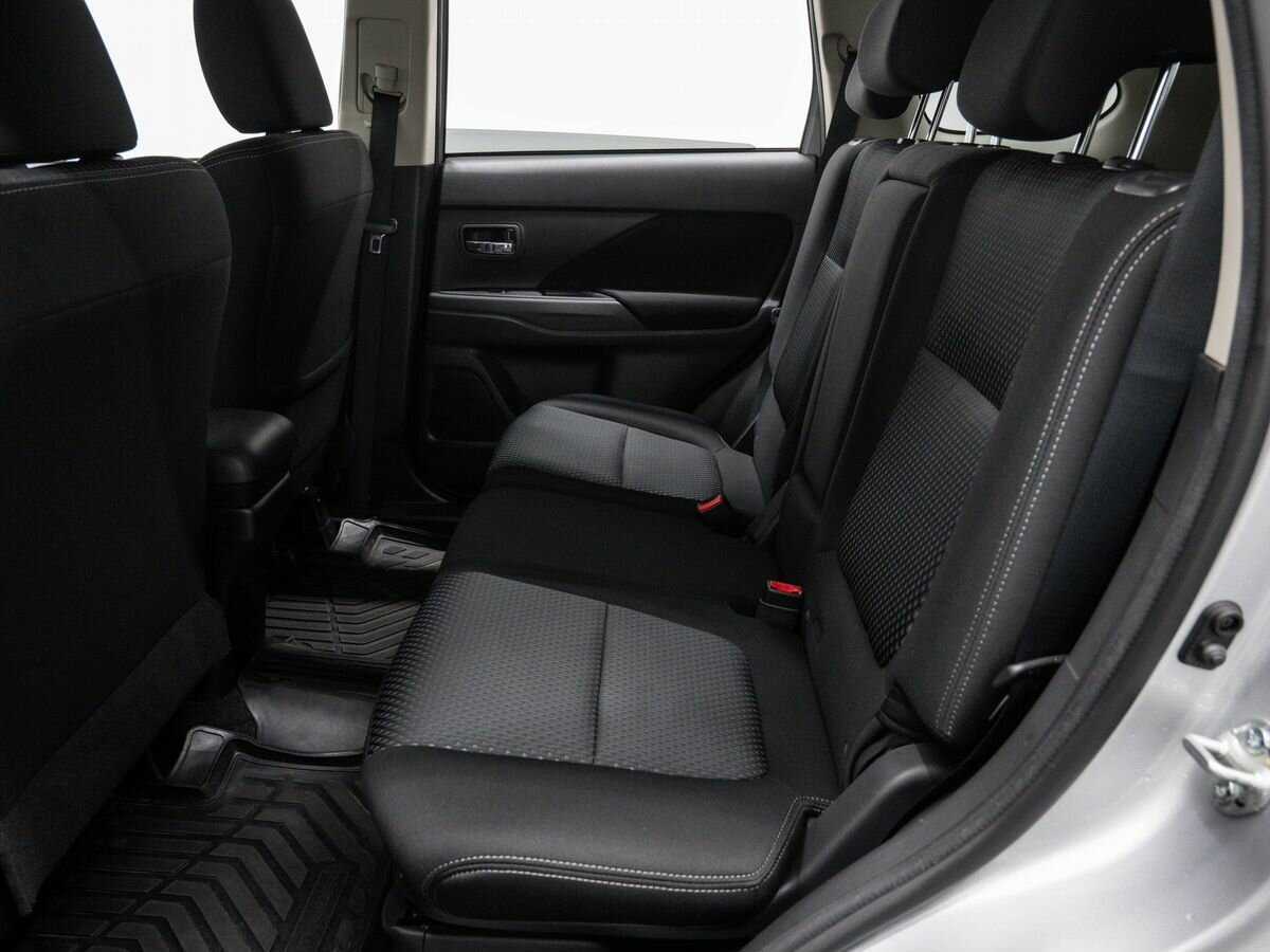 Mitsubishi Outlander с пробегом — 2018 год. Фото: #11