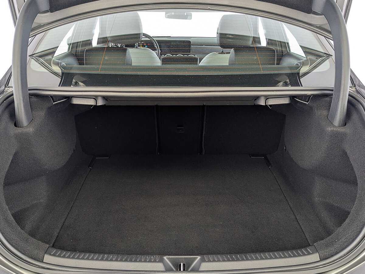 Mercedes-Benz A-Класс с пробегом — 2019 год. Фото: #9