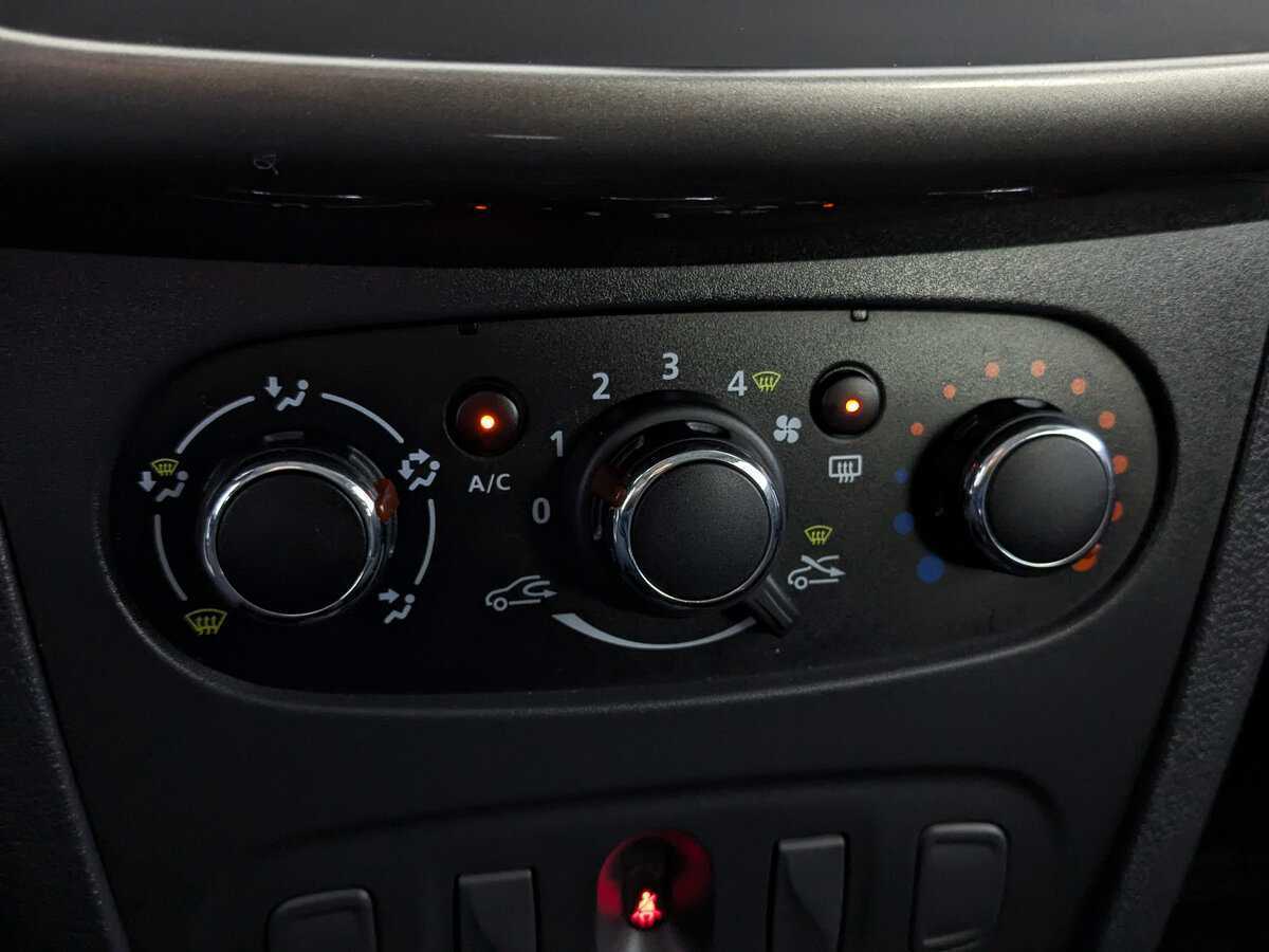 Renault Sandero с пробегом — 2021 год. Фото: #23