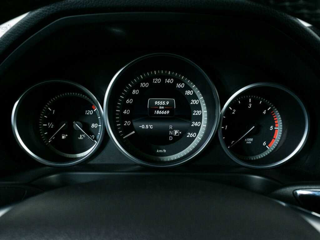 Mercedes-Benz E-Класс с пробегом — 2014 год. Фото: #10