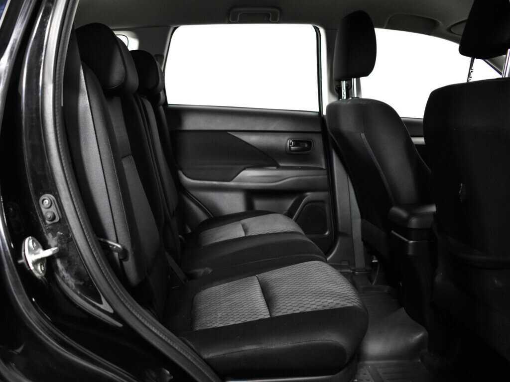 Mitsubishi Outlander с пробегом — 2014 год. Фото: #9