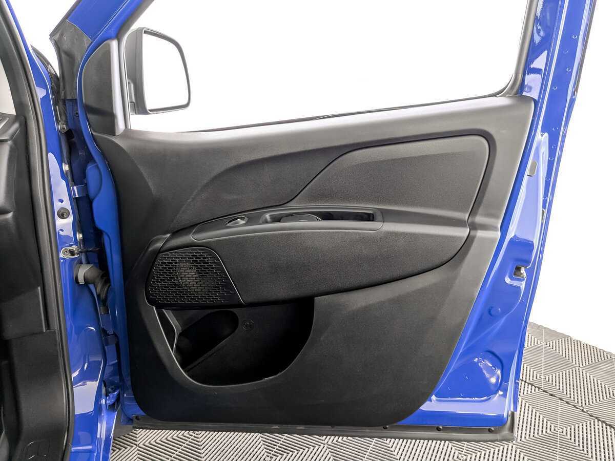 Fiat Doblo с пробегом — 2019 год. Фото: #22