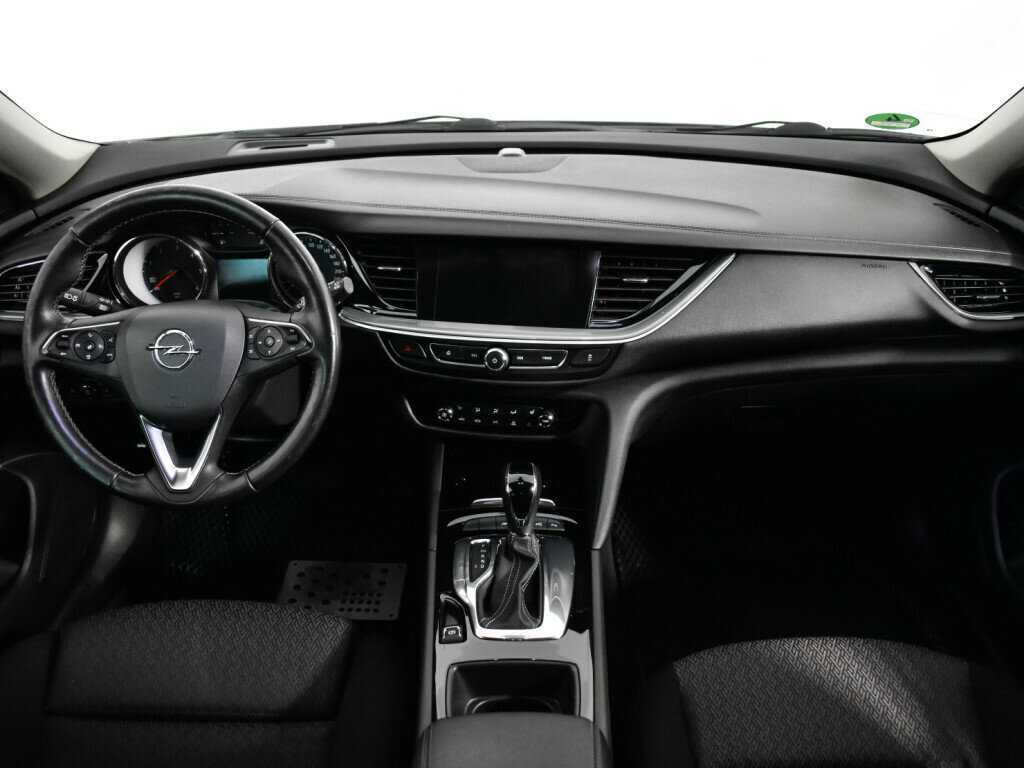 Opel Insignia с пробегом — 2018 год. Фото: #11