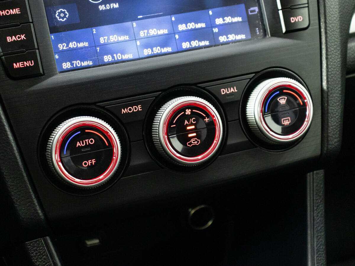 Subaru XV с пробегом — 2014 год. Фото: #17