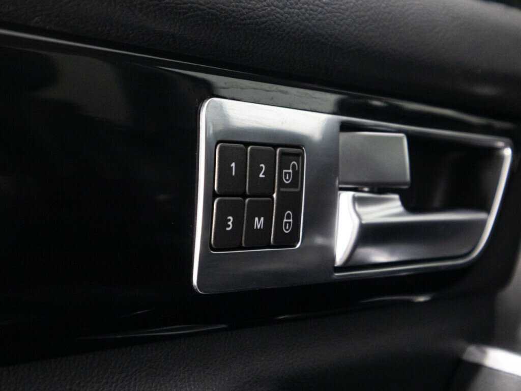 Land Rover Discovery с пробегом — 2016 год. Фото: #22